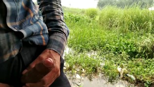 Indian masturbation in outdoor_handjob_cumshotot